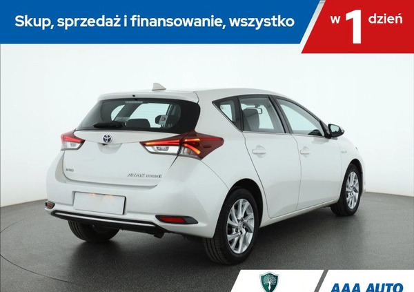 Toyota Auris cena 55000 przebieg: 105564, rok produkcji 2015 z Pułtusk małe 277